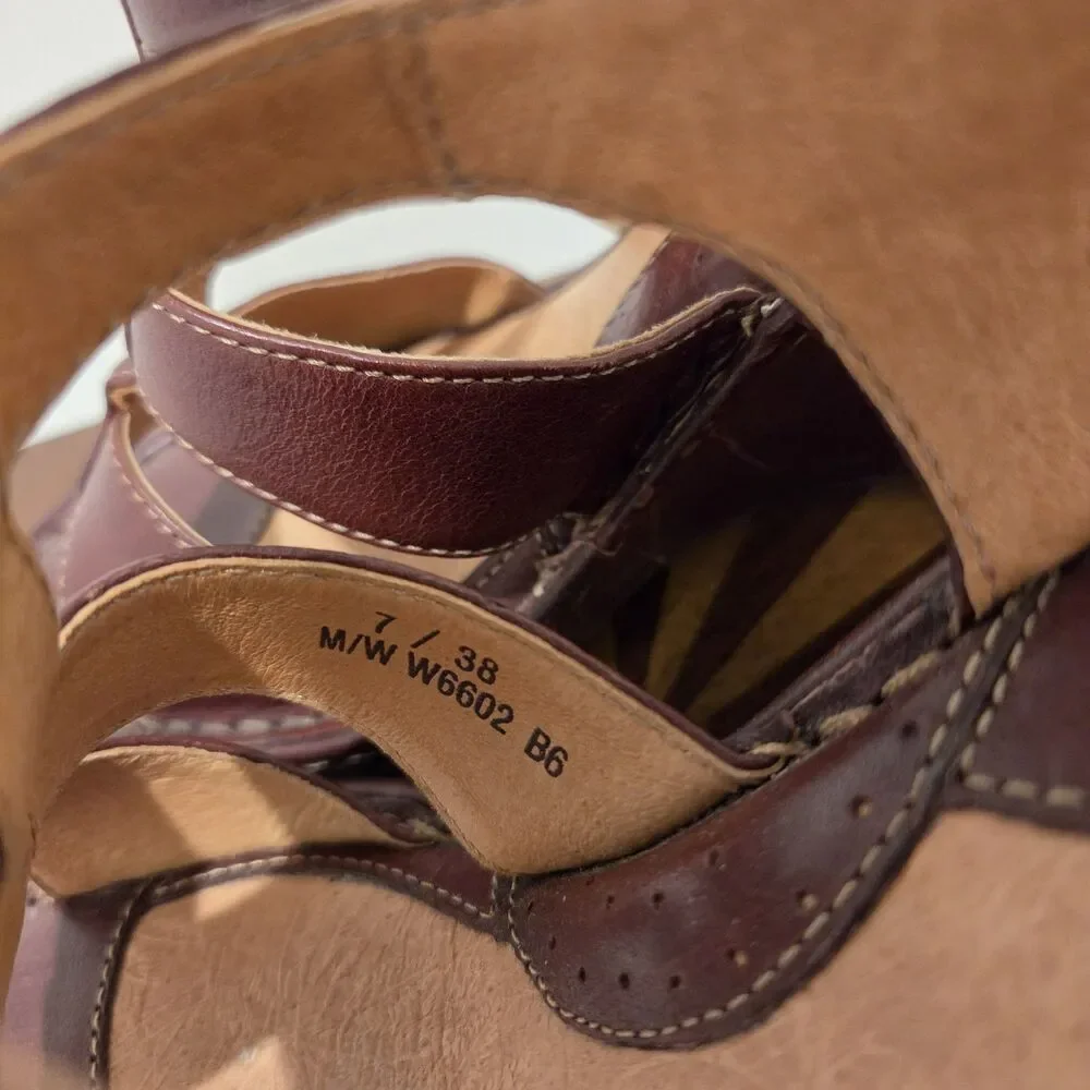 BORN Caged T-Strap Wedge Heeled Sandals US 7 Brown Leather Strappy Boho Hippie